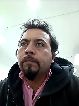 Snapshot of maxAnderson_1 chatting on 02/12/26, 03:18 maxAnderson 1 online show from 02/12/26, 03:18