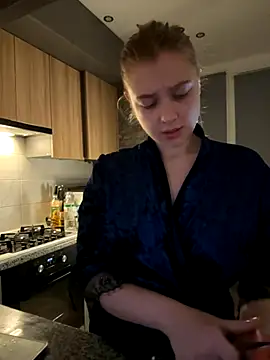 Snapshot of freiiaflower chatting on 10/27/25, 09:52 freiiaflower online show from 10/27/25, 09:52