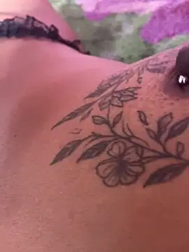 Snapshot of MariaLorenaah chatting on 12/03/25, 05:00 MariaLorenaah online show from 12/03/25, 05:00