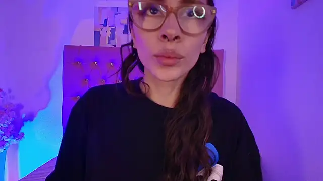 Snapshot of Katy_Van chatting on 09/29/25, 03:55 Katy Van online show from 09/29/25, 03:55