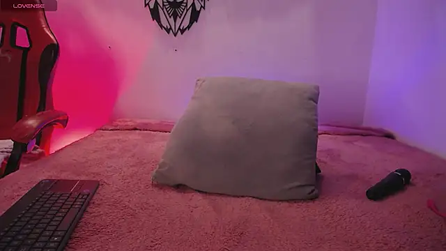 Snapshot of Katy_Van chatting on 10/12/25, 08:52 Katy Van online show from 10/12/25, 08:52