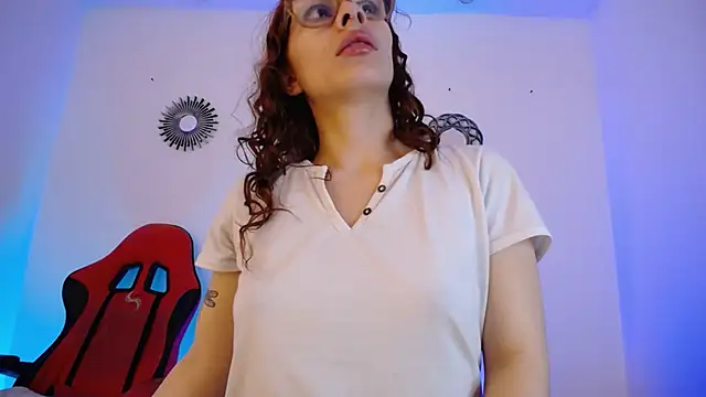 Snapshot of Katy_Van chatting on 11/15/25, 09:00 Katy Van online show from 11/15/25, 09:00