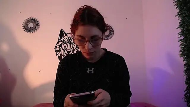 Snapshot of Katy_Van chatting on 12/13/25, 08:58 Katy Van online show from 12/13/25, 08:58