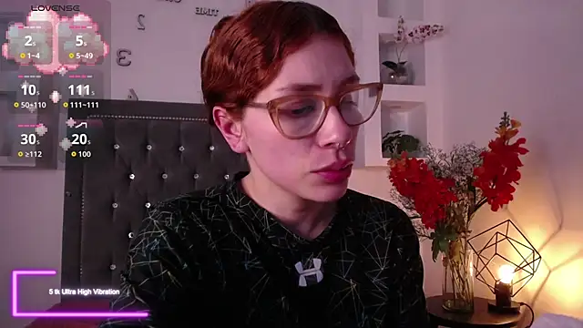 Snapshot of Katy_Van chatting on 12/14/25, 09:03 Katy Van online show from 12/14/25, 09:03