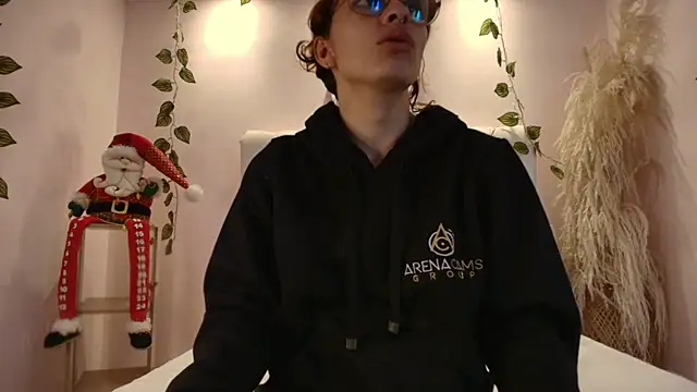 Katy Van online show from 12/16/25, 08:36