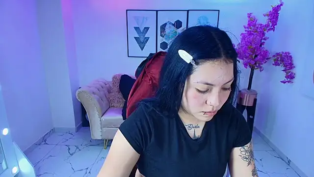 Snapshot of Isa_reel chatting on 06/15/26, 07:49 Isa reel online show from 06/15/26, 07:49