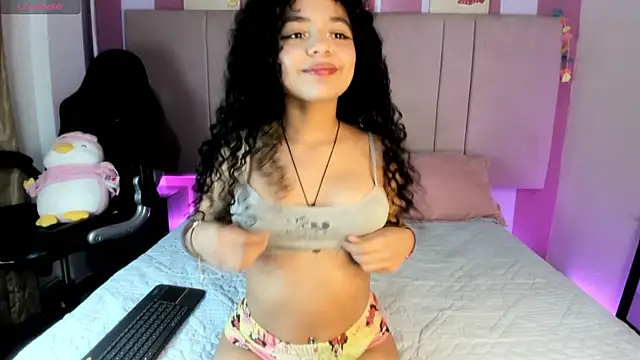 Snapshot of Winnifer_Gonzal chatting on 03/10/25, 03:01 Winnifer Gonzal online show from 03/10/25, 03:01