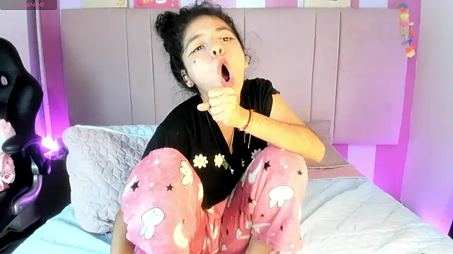 Snapshot of Winnifer_Gonzal chatting on 03/15/25, 10:46 Winnifer Gonzal online show from 03/15/25, 10:46