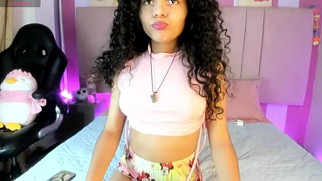 Snapshot of Winnifer_Gonzal chatting on 03/18/25, 04:04 Winnifer Gonzal online show from 03/18/25, 04:04