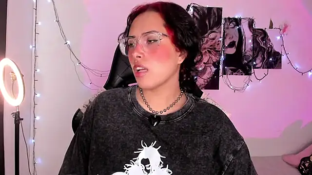 willow poisson online show from 09/09/25, 03:22