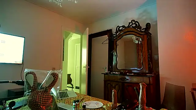 Snapshot of CharlotteVixxens chatting on 11/21/25, 01:37 CharlotteVixxens online show from 11/21/25, 01:37