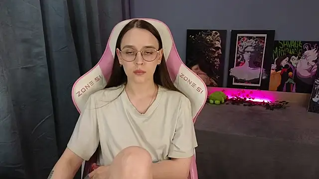 Snapshot of Sweet_frosti chatting on 06/05/26, 06:52 Sweet frosti online show from 06/05/26, 06:52