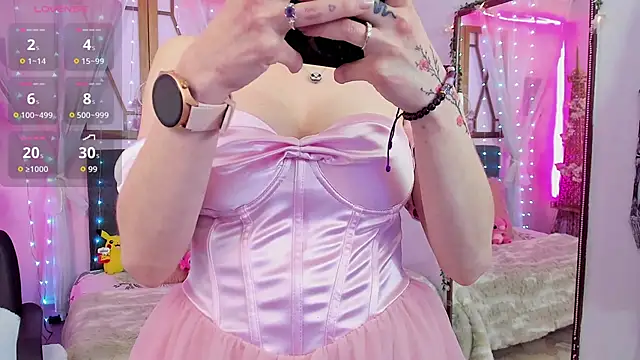 laura olssen online show from 11/27/25, 12:29