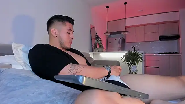 Snapshot of Chriskyle_ chatting on 02/01/25, 02:47 Chriskyle  online show from 02/01/25, 02:47