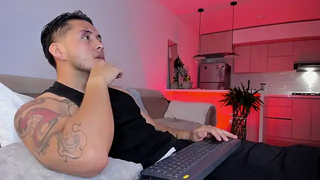 Snapshot of Chriskyle_ chatting on 09/23/25, 12:24 Chriskyle  online show from 09/23/25, 12:24