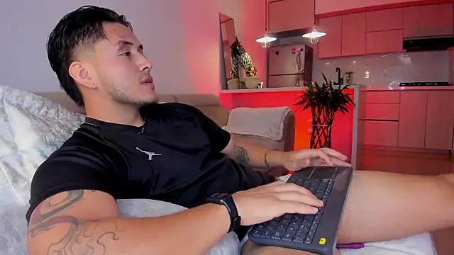 Chriskyle  online show from 11/19/25, 11:27