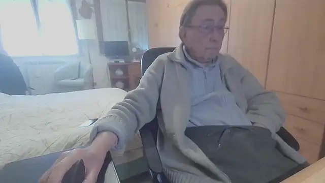 papillonhotofficial online show from 03/03/25, 09:55