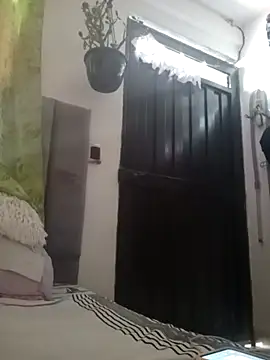 Snapshot of CurvySara1 chatting on 09/12/25, 09:04 CurvySara1 online show from 09/12/25, 09:04