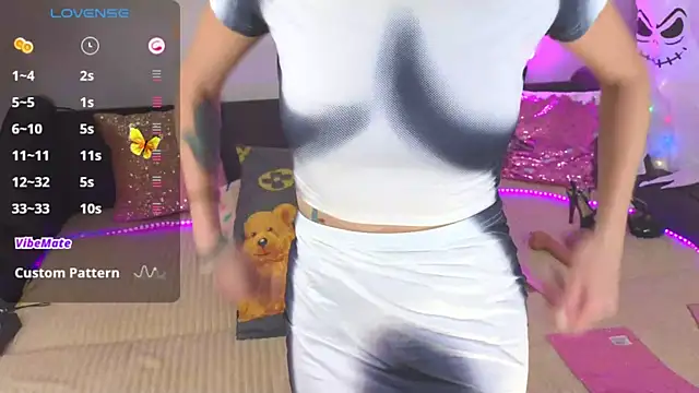 AlexaStoun online show from 10/26/25, 02:23