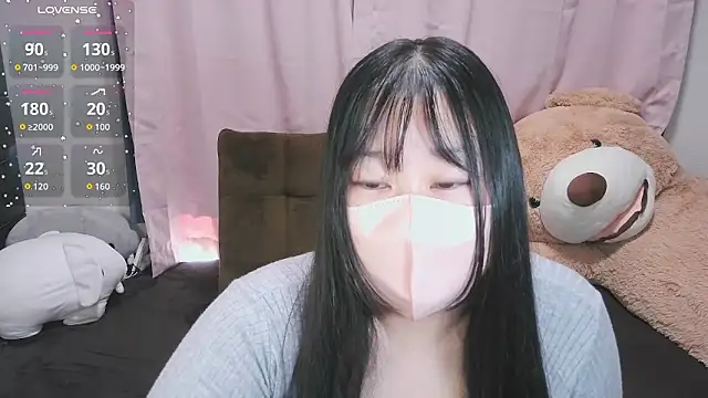 Snapshot of yuinyan3150 chatting on 09/21/25, 04:47 yuinyan3150 online show from 09/21/25, 04:47