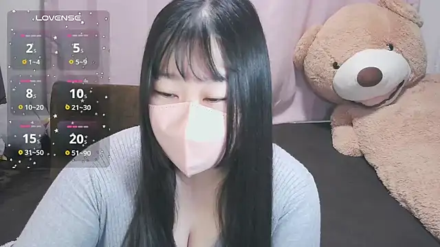 yuinyan3150 online show from 12/04/25, 10:40