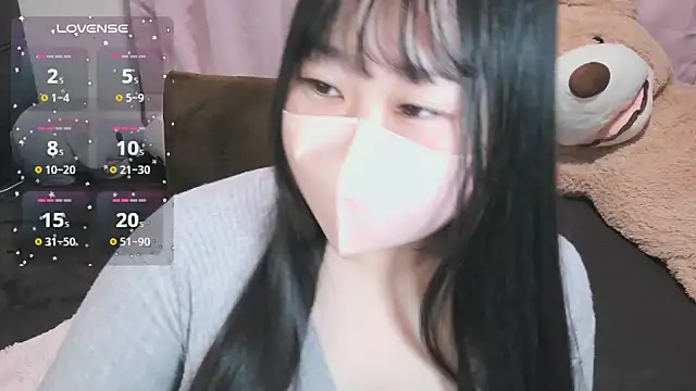 yuinyan3150 online show from 12/18/25, 09:43