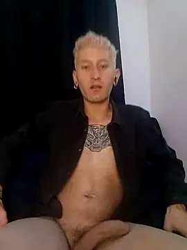 Snapshot of Vlad_goetia chatting on 10/11/25, 01:49 Vlad goetia online show from 10/11/25, 01:49