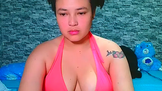 Snapshot of vanellope12 chatting on 11/01/25, 07:16 vanellope12 online show from 11/01/25, 07:16