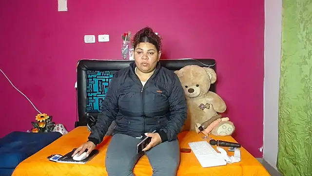 karolhot916 online show from 01/14/26, 12:38