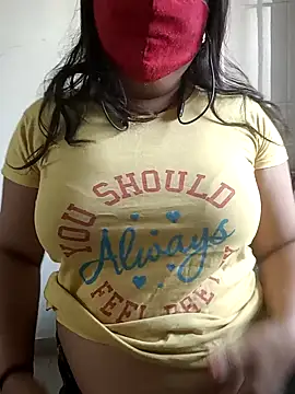 Snapshot of Love-priya chatting on 01/05/25, 05:41 Love-priya online show from 01/05/25, 05:41