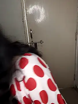 Snapshot of Love-priya chatting on 02/20/25, 07:45 Love-priya online show from 02/20/25, 07:45