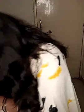 Snapshot of Love-priya chatting on 02/25/25, 05:36 Love-priya online show from 02/25/25, 05:36