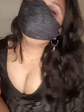 Snapshot of Love-priya chatting on 03/06/25, 08:19 Love-priya online show from 03/06/25, 08:19