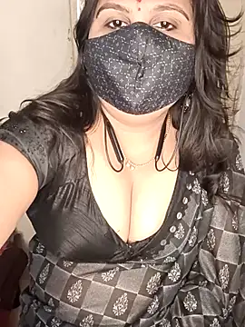 Snapshot of Love-priya chatting on 03/08/25, 06:43 Love-priya online show from 03/08/25, 06:43