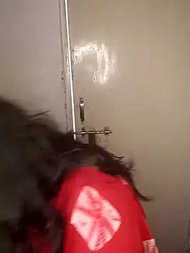 Snapshot of Love-priya chatting on 03/10/25, 06:16 Love-priya online show from 03/10/25, 06:16