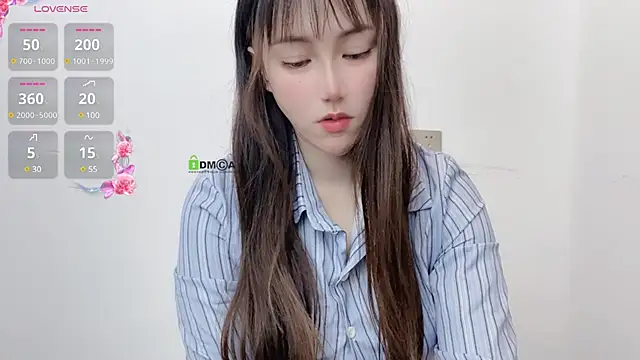 Snapshot of LIsha--170 chatting on 02/19/25, 04:34 LIsha--170 online show from 02/19/25, 04:34