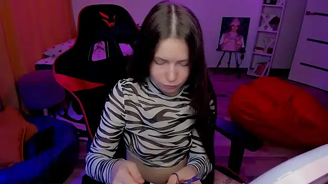 HelloRoxy online show from 06/21/26, 04:53