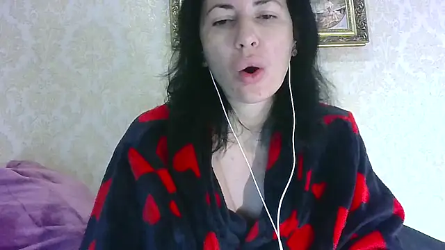 Snapshot of StunnigArt chatting on 11/21/25, 02:32 StunnigArt online show from 11/21/25, 02:32