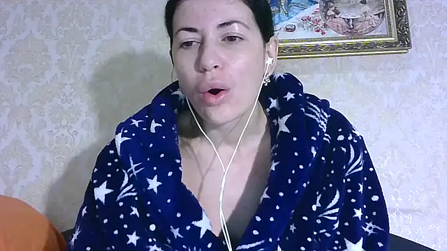 Snapshot of StunnigArt chatting on 12/02/25, 02:17 StunnigArt online show from 12/02/25, 02:17