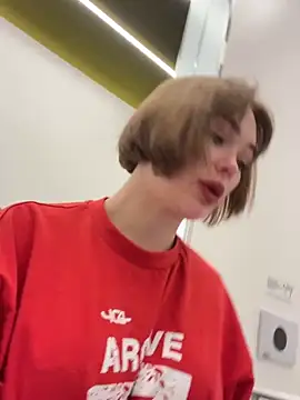 GroteskJane online show from 02/02/26, 04:17