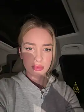 EvieEvans online show from 12/04/24, 07:56