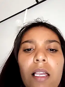 Snapshot of stefanie010 chatting on 02/16/25, 09:48 stefanie010 online show from 02/16/25, 09:48