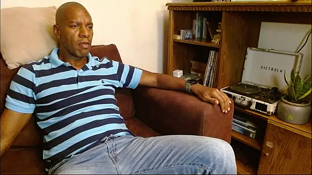 Snapshot of elmorenazost chatting on 11/09/25, 04:33 elmorenazost online show from 11/09/25, 04:33