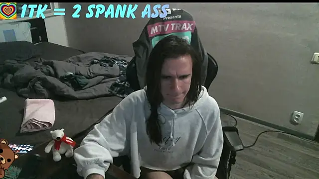 izilizi 23 online show from 11/11/25, 06:41