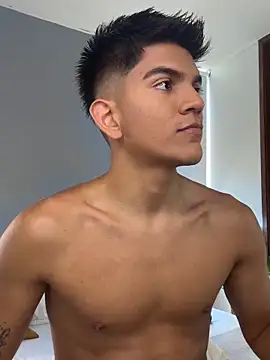 santiago 01 online show from 12/16/25, 08:14