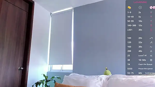 santiago 01 online show from 04/12/26, 03:28