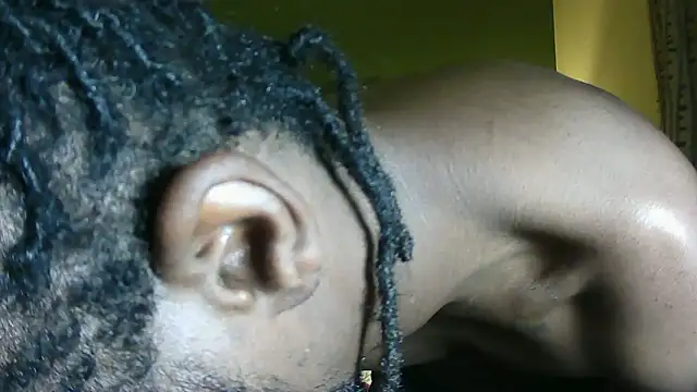 Snapshot of Ndnluv21 chatting on 10/07/25, 10:07 Ndnluv21 online show from 10/07/25, 10:07