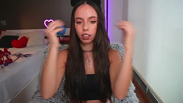 Snapshot of Dayna_Nebula chatting on 01/17/25, 01:35 Dayna Nebula online show from 01/17/25, 01:35