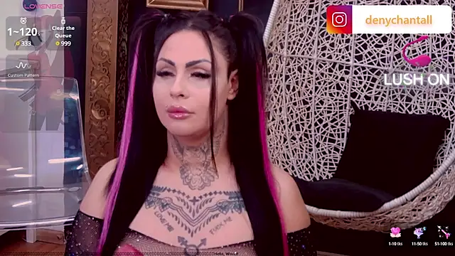 Snapshot of DeniSalome chatting on 01/11/25, 10:40 DeniSalome online show from 01/11/25, 10:40