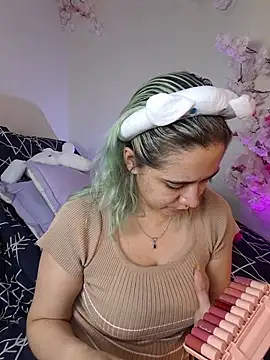 NaomiShimizu online show from 11/10/25, 09:03